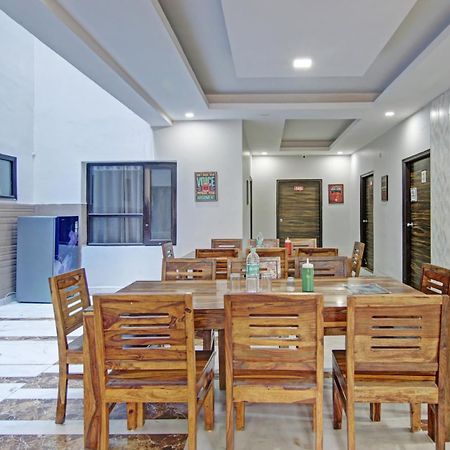 Treebo Modern Stays Noida Exterior photo