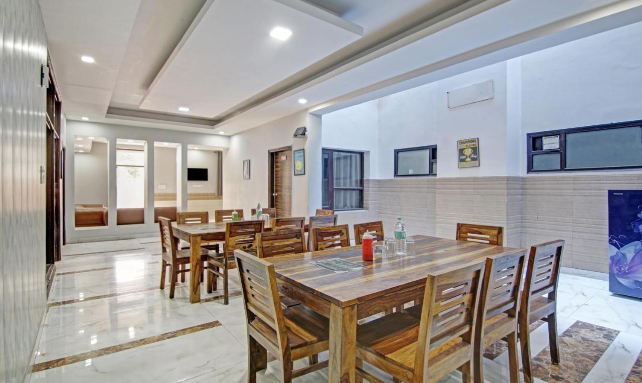 Treebo Modern Stays Noida Exterior photo