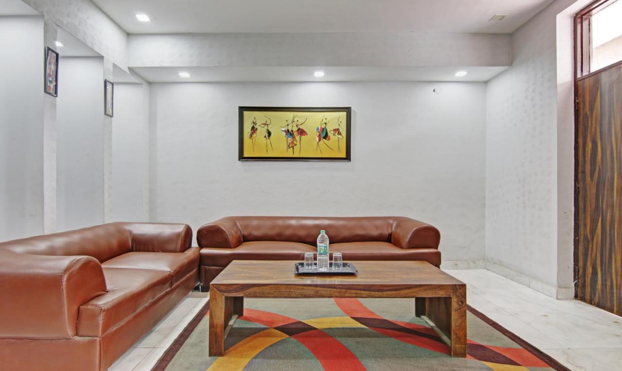 Treebo Modern Stays Noida Exterior photo
