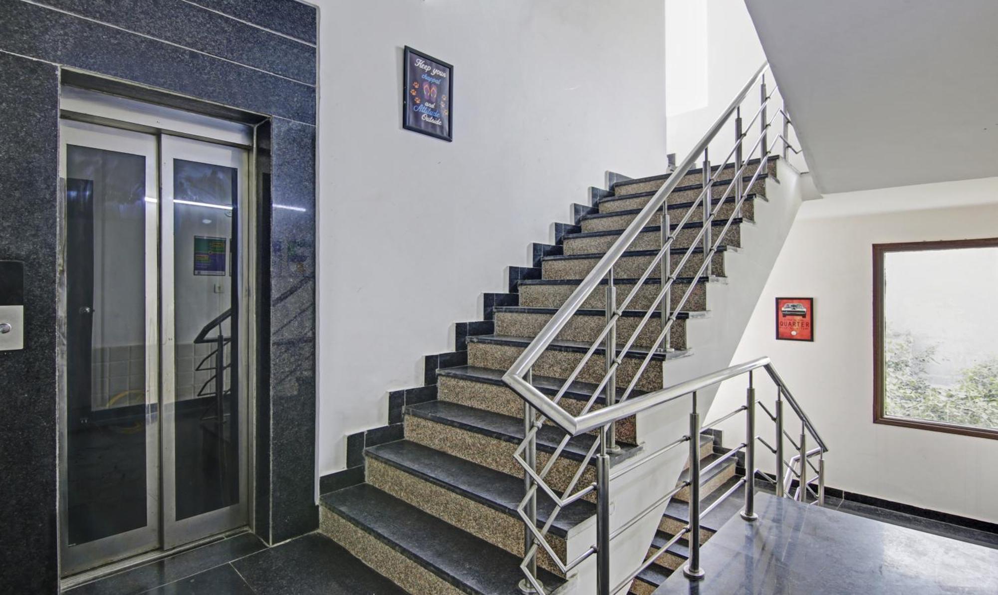 Treebo Modern Stays Noida Exterior photo