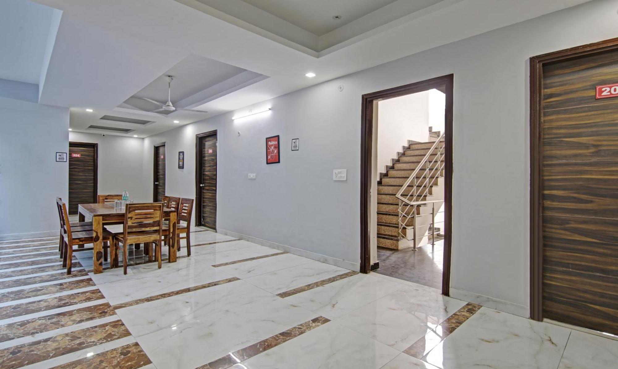 Treebo Modern Stays Noida Exterior photo