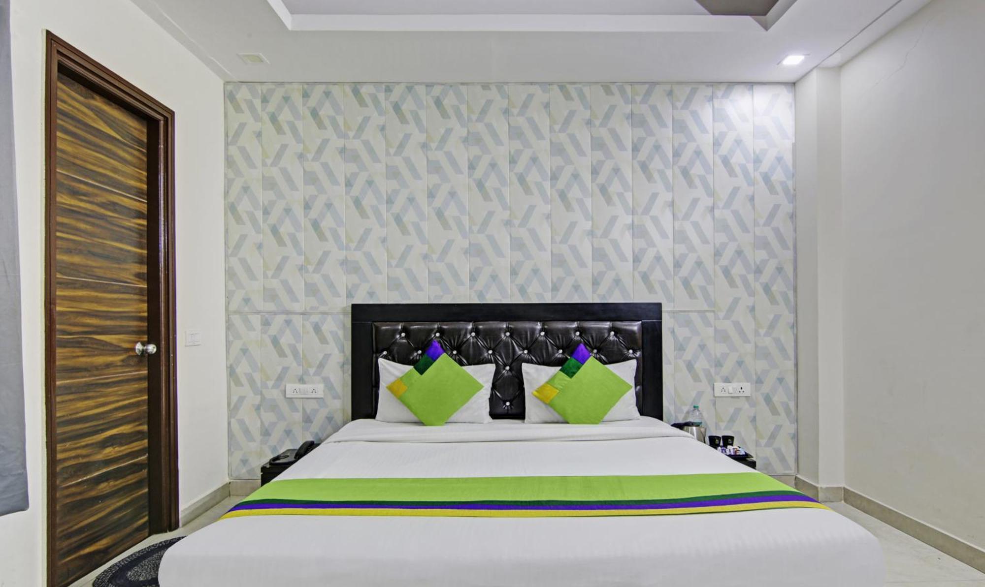 Treebo Modern Stays Noida Exterior photo